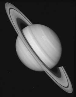 Planète Saturne (noir et blanc)