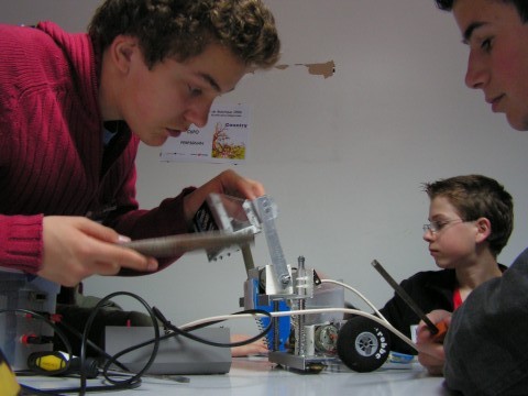 Trophées de robotique : Un robot au stand !