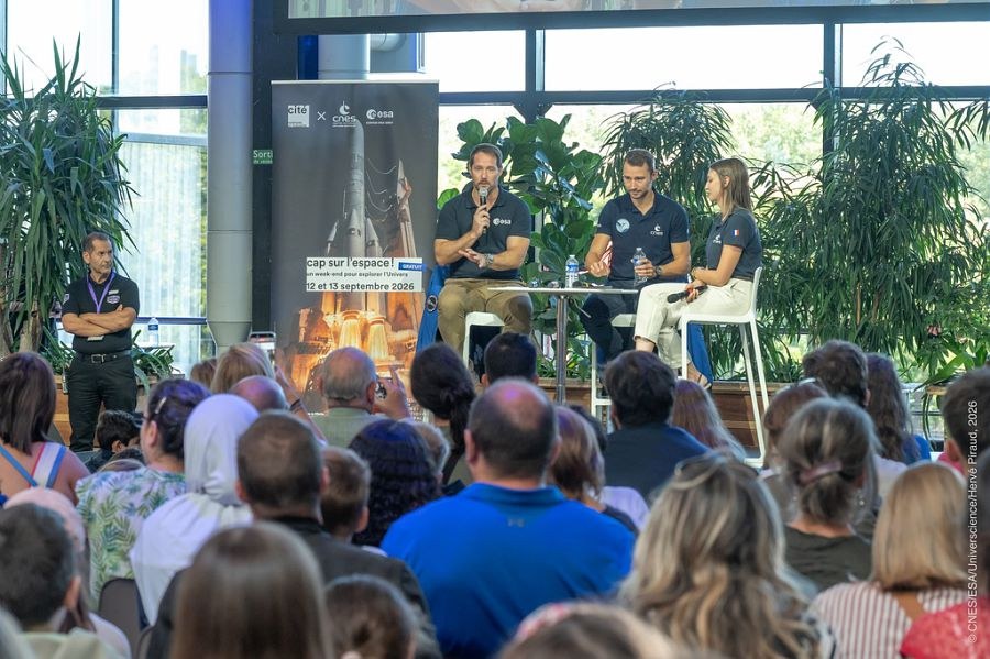 Les astronautes de l'ESA, Thomas Pesquet et Arnaud Prost, lors de la sequence "Parole aux jeunes ! " consacree a la mise en lumiere des projets educatifs du CNES et de l’ESA a l'occasion de l'evenement Cap sur l'Espace ! le 12 septembre 2026. Evenement Cap sur l'Espace ! a la Cite des sciences et de l'industrie le 12 septembre 2026. En marge du Sommet international sur l'espace, le CNES, l'ESA et Universcience proposent un week-end d'animations a la Cite des Sciences.