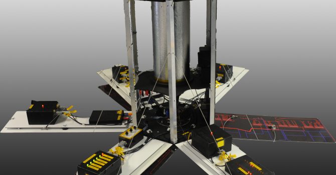 Une maquette de satellite pour une Pléiades d’animations