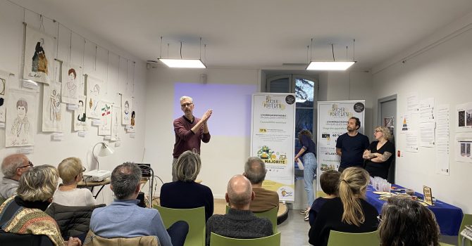 L’IA, magie ? supercherie ? dinguerie ? Un nouveau format de conférence pour parler d’IA au grand public